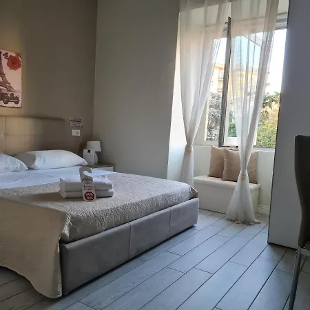 Esposito Plaza- & Naples