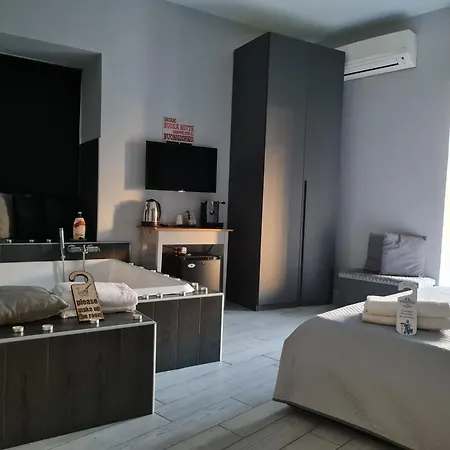 Esposito Plaza- & Guest house