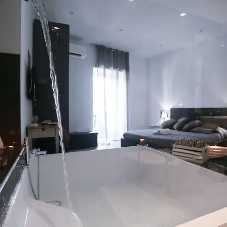 Гостевой дом Esposito Plaza- & 4*