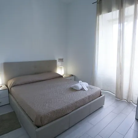 Esposito Plaza- & 招待所 4*