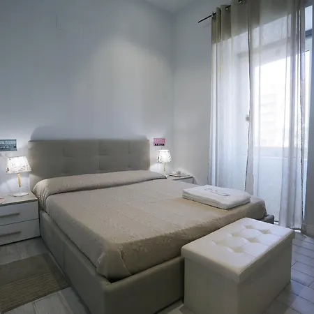 Esposito Plaza- & 招待所 4*