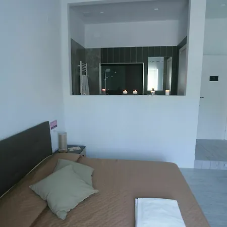 Esposito Plaza- & Guest house