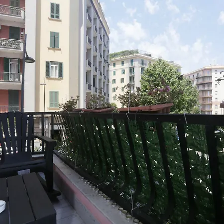 Esposito Plaza- & Guest house *